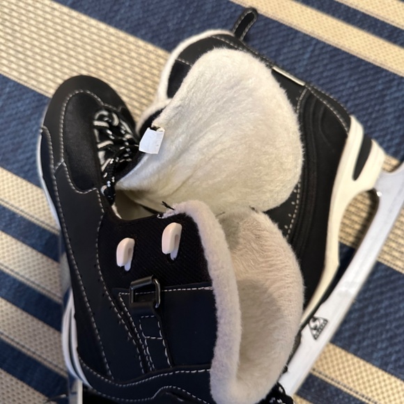 Softec Jackson women’s figure skates size 9 - Picture 6 of 6